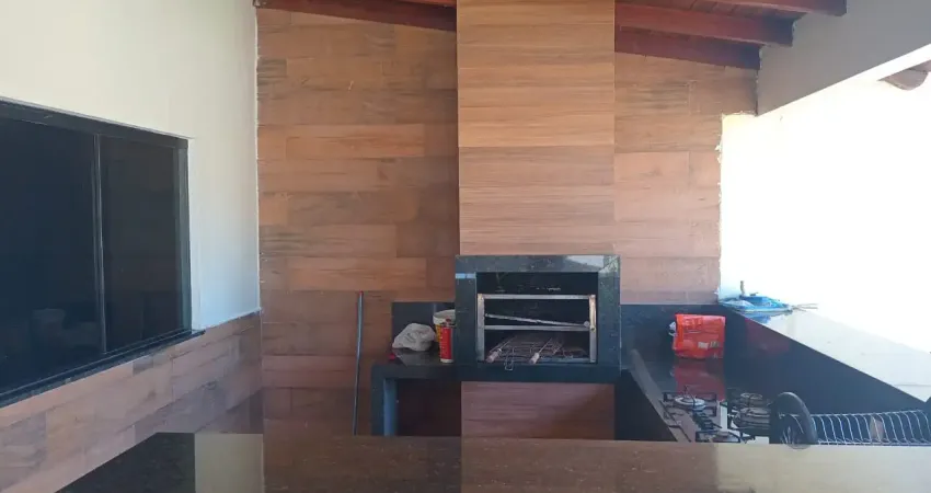 Casa 3/4 sendo 2 suítes com piscina bairro canelas em várzea grande