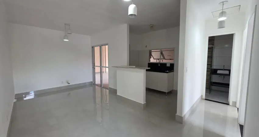 Alugo casa 2q reformada condomínio rubi com 1000 kwh de energia incluso.