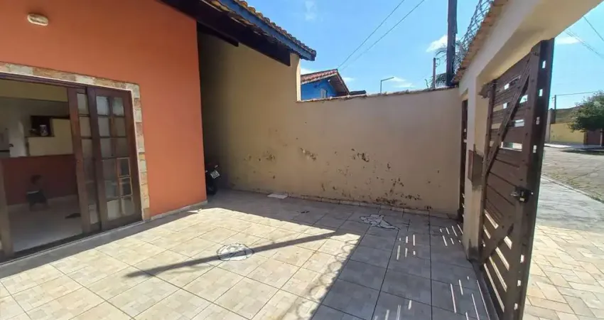 Casa para Venda em Itanhaém, LOTY, 2 dormitórios, 1 suíte, 1 banheiro, 2 vagas