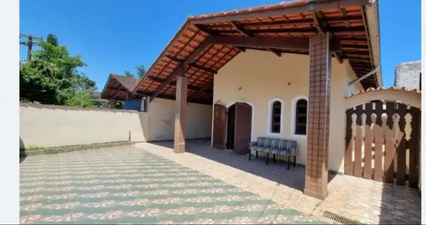 Casa para Locação em Itanhaém, Belas Artes, 5 dormitórios, 2 suítes, 2 banheiros, 4 vagas