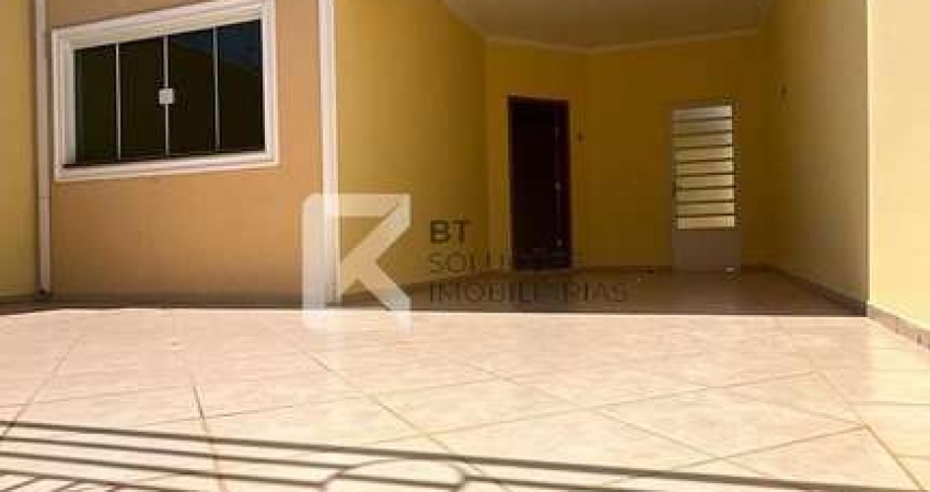 Casa com 3 suítes sendo uma suíte à venda, 171,20 m² de terreno e 122 m² de área construída por R$