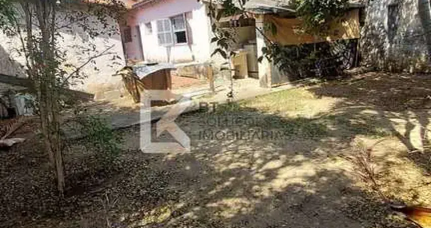 Casa à venda, 4 dormitórios sendo 1 suíte, Quintal gramado, Excelente Ponto Comercial, Bairro Cidad