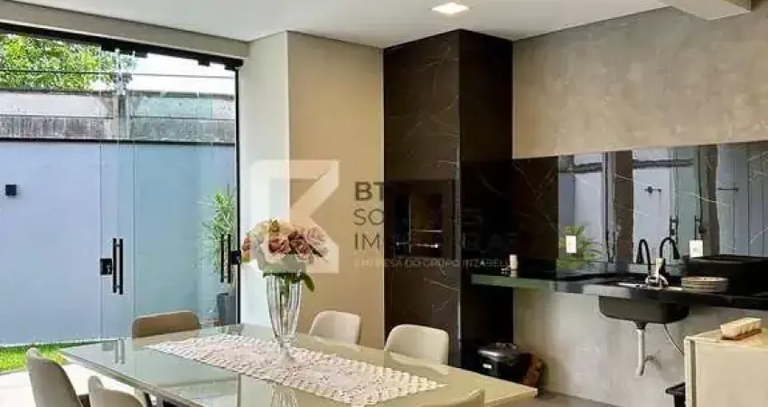 Magnífico Sobrado à venda,  3 quartos, 2 vagas de garagem, Condomínio Vila Rica, Jardins do Império