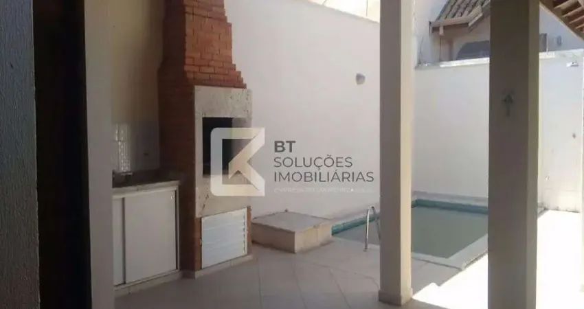 Sobrado com 3 dormitórios sendo 1 suite à venda, 300 m² de terreno e 207 de área construída  por R$