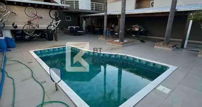Casa com 2 dormitórios e escritório à venda, 300 m² de terreno e 117 de área construída  por R$ 1.0