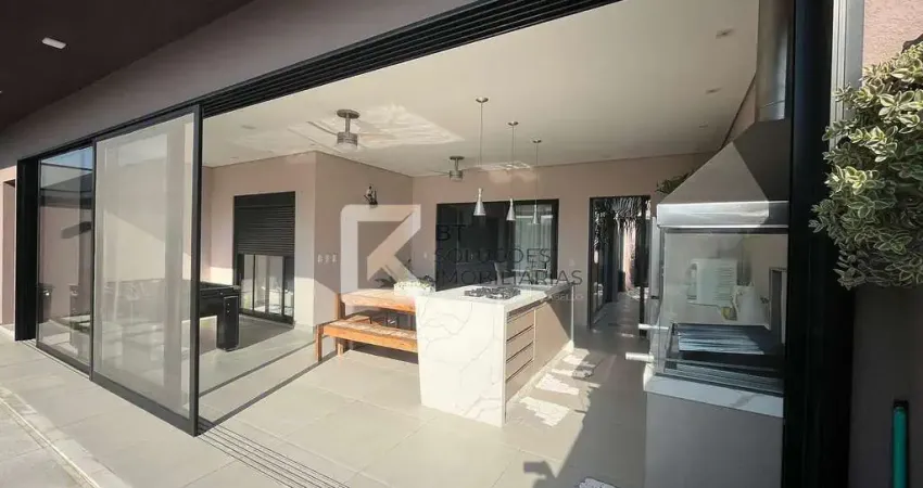 Casa à venda, 3 dormitórios sendo 2 com planejados, 1 suíte, piscina, churrasqueira, Condomínio Evi