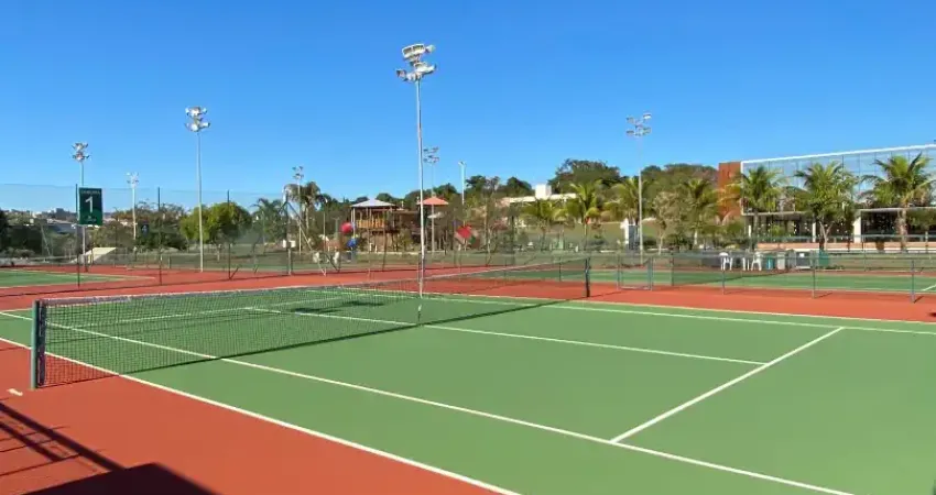 Lote duplo na Avenida principal à venda no Condomínio Lago Sul em Bauru
