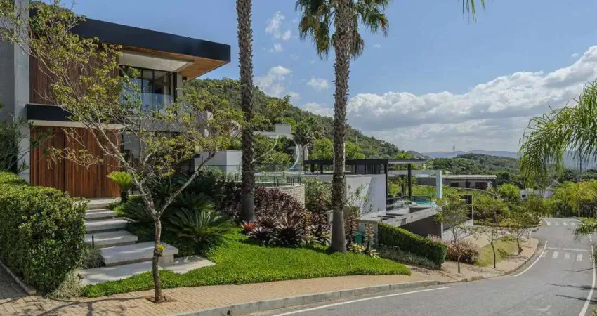 Casa em Condomínio | 5 suítes | Venda | Quintas do Sol
