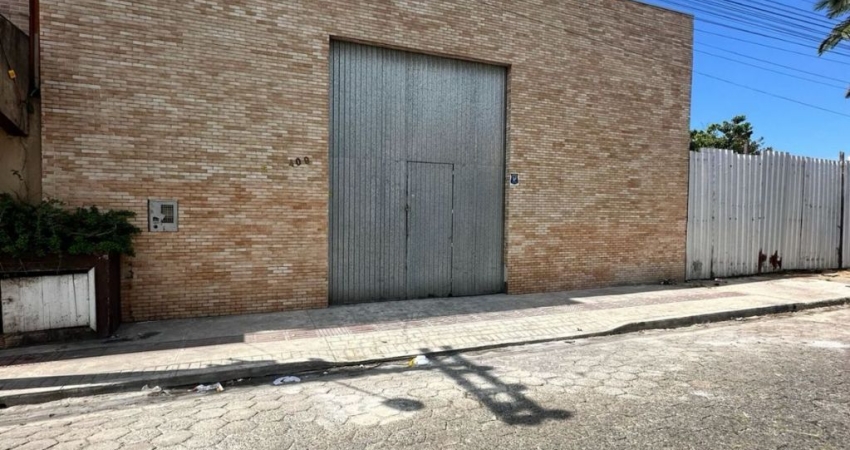 Barracão / Galpão / Depósito à venda no Monte Alegre, Camboriú 