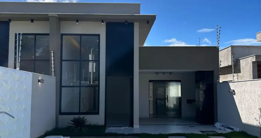Excelente casa linear com piscina no bairro Ouro Verde em Río das Ostras