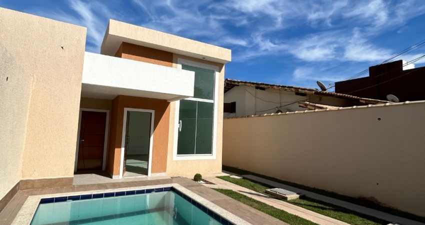 Linda casa com piscina no Village em Rio das Ostras RJ