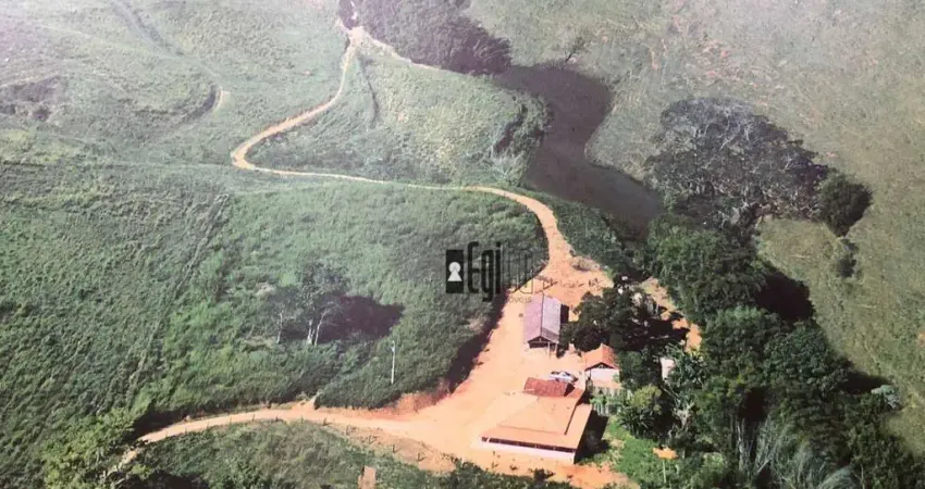 Fazenda com 4 dormitórios à venda, 936000 m² por R$ 2.200.000,00 - Centro - Bicas/MG