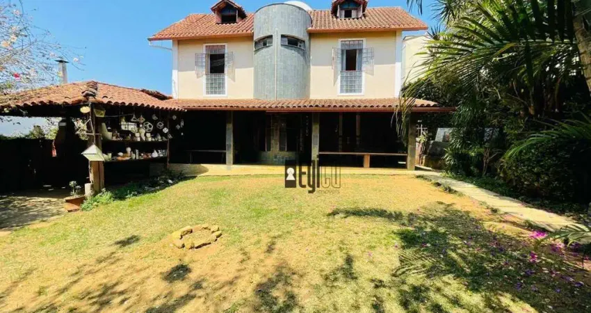Casa com 4 dormitórios à venda, 280 m² por R$ 880.000,00 - São Pedro - Juiz de Fora/MG
