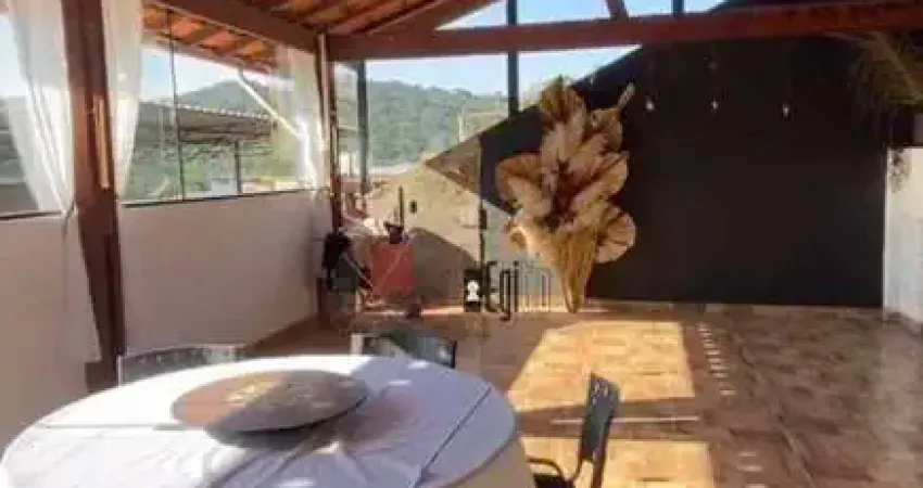 Casa com 3 dormitórios à venda, 120 m² por R$ 590.000,00 - Cerâmica - Juiz de Fora/MG