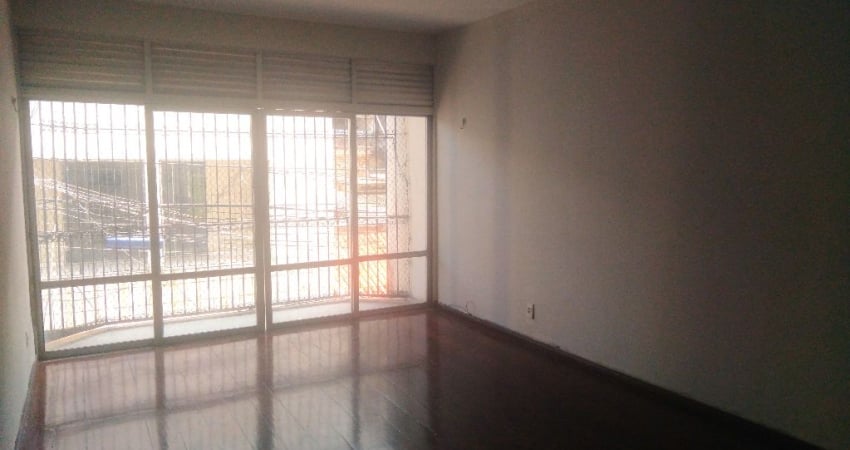 Apartamento para locação no Marco de 90m² com 2/4 entre Av. João Paulo e A. Barroso