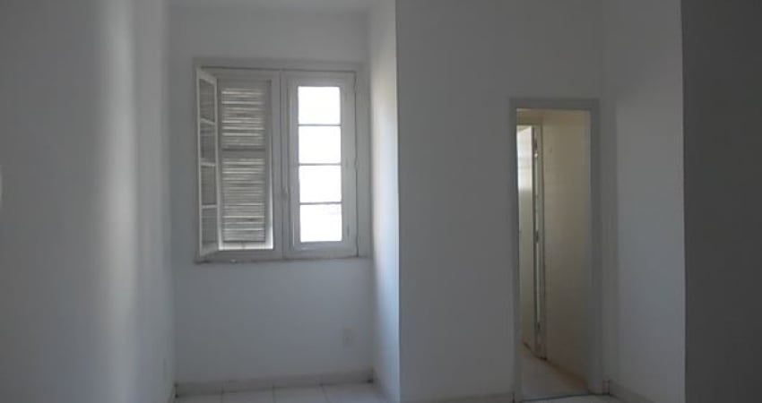 Oportunidade p/  investidores / moradia  junto metrô  e praia !!!