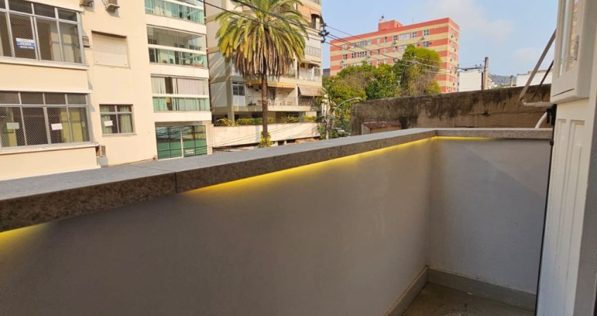 Excelente apartamento modernizado    varanda e 2 suítes Botafogo !!!