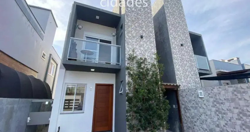 Sobrado para venda de 3 dormitórios (suíte) com garagem no Rio Vermelho, Florianópolis
