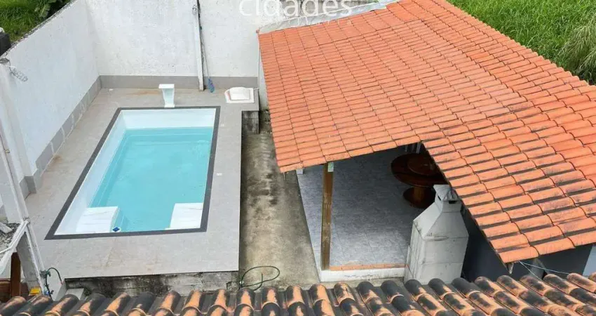 Pronta para morar! casa 3 quartos, suíte, piscina, churrasqueira