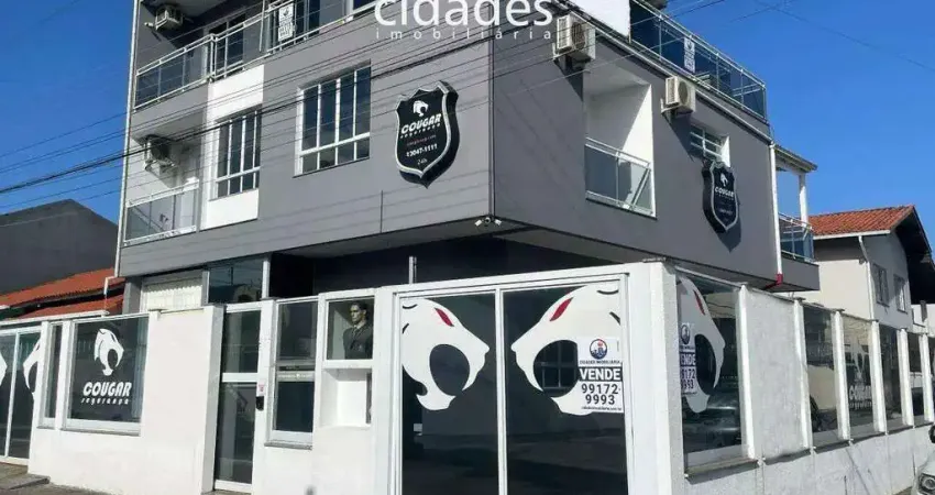 Casa incrível no bairro roçado em são josé! ampla, funcional e confortável.