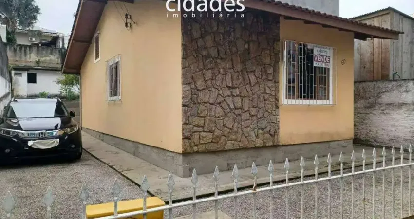 Casa com 2 quartos à venda no Barreiros, São José