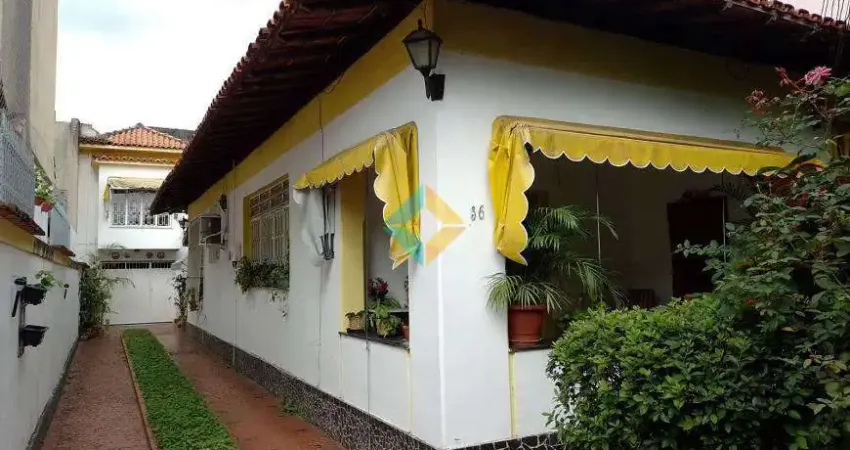 Casarão em São Francisco, Niterói - R$ 1.200mi, Cod: 325