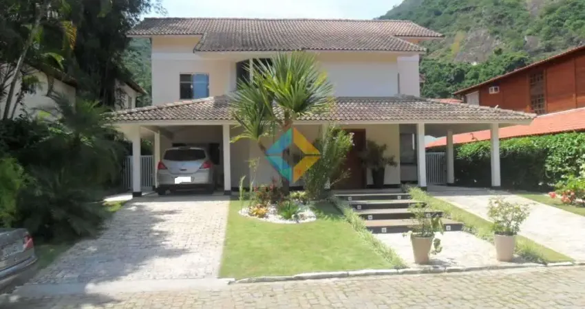 Casa com 4 dorms, Itacoatiara, Niterói - R$ 2.9 mi, Cod: 651