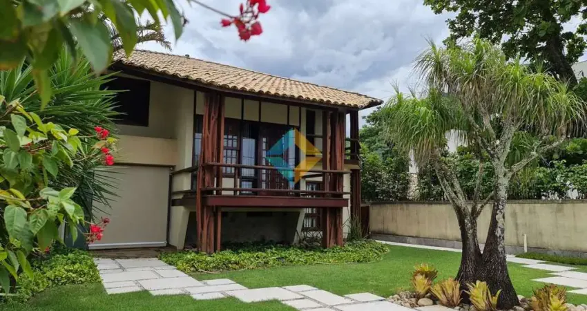 Casa com 4 dorms, Itacoatiara, Niterói - R$ 6 mi, Cod: 735