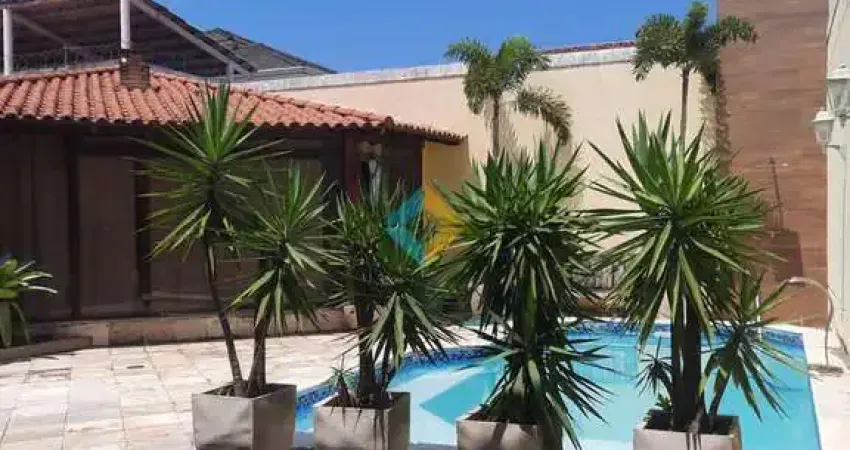 Casa com 5 dorms, Itaipu, Niterói - R$ 1.7 mi, Cod: 761