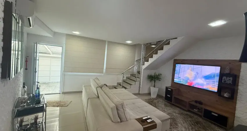 LINDA CASA GEMINADA À VENDA NO BAIRRO LIBERDADE EM SANTA LUZIA.