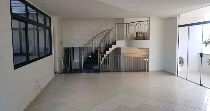 CASA EM JUNDIAÍ - VILA PROGRESSO - AT: 250,00 m² e AC: 400,00 m² - 4 VAGAS