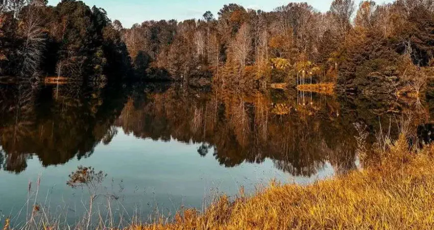 Terreno a venda em condomínio em jundiaí - terra caxambú - topografia em declive