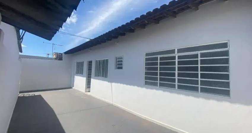 Casa para alugar em Londrina, Santa Rosa, com 1 suíte, com 50 m²