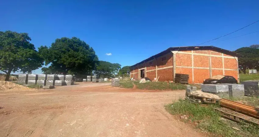 Barracão à venda e para alugar em Londrina, Cilo 3, com 2000 m²