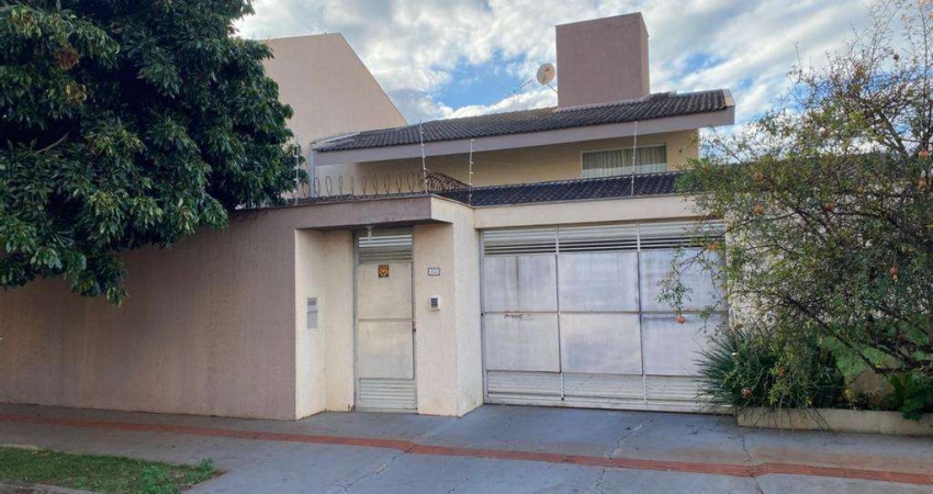 Casa à venda em Londrina, Aurora, com 3 quartos, com 350 m²