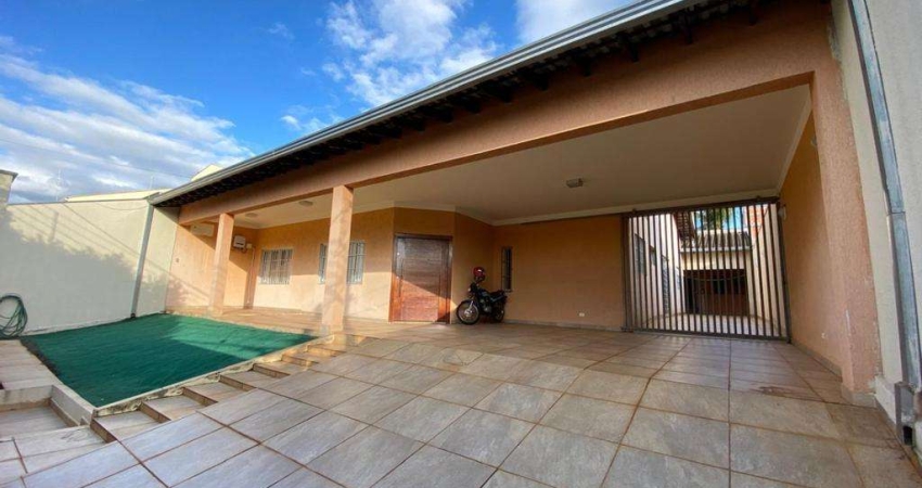 Casa à venda em Londrina, Aurora, com 3 quartos, com 340 m²