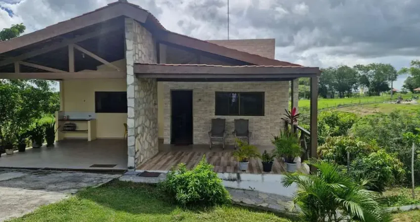 Casa à venda em Gurinhém-PB: 4 quartos, 3 suítes, 2 salas, 4 banheiros, 1 vaga, 256m² de área