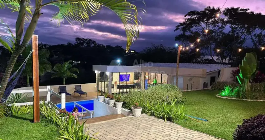 Casa á venda com piscina privativa em condomínio fechado - Gravatá/PE!