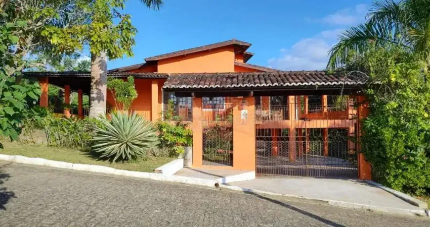 CASA COM DOIS ANDARES EM CONDOMÍNIO FECHADO EM PAUDALHO-PE