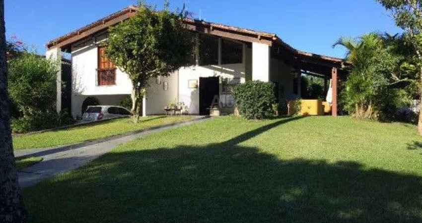 CASA EM CONDOMINIO | Á VENDA | 05 DORMITORIOS | ALDEIA - PE