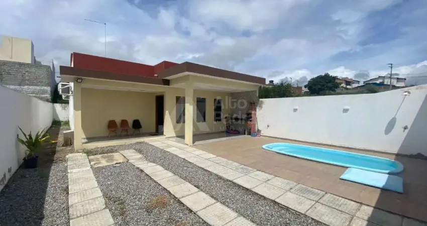 Casa com 3 quartos à venda na Avenida Cícero Batista de Oliveira, 1632, Alpes Suiços, Gravatá