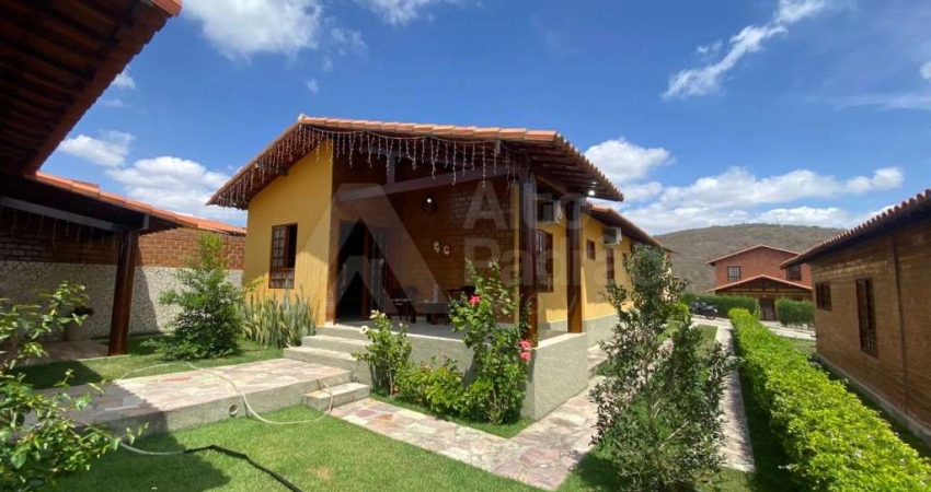 Casa em condomínio fechado com 3 quartos à venda na Avenida Cícero Batista de Oliveira, Alpes Suiços, Gravatá