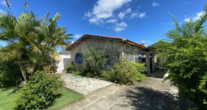 Casa com 3 quartos à venda na Avenida Cícero Batista de Oliveira, 1, Alpes Suiços, Gravatá