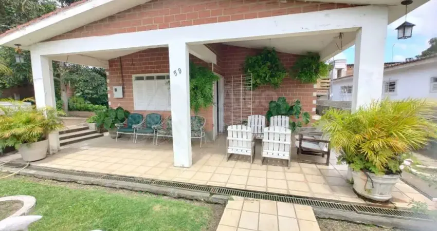 CASA SOLTA A 5 MINUTOS DO POLO MOVELEIRO DE GRAVATÁ-PE