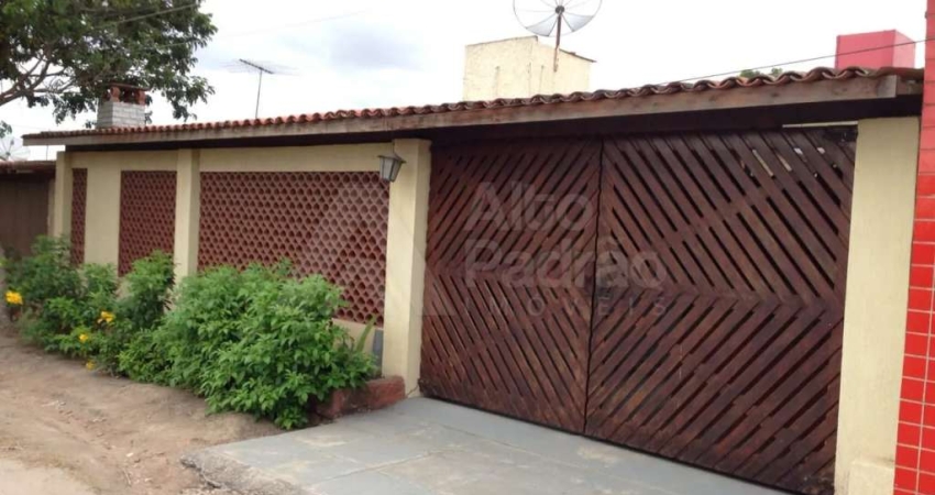Casa em condomínio fechado com 4 quartos à venda na Avenida Cícero Batista de Oliveira, Alpes Suiços, Gravatá