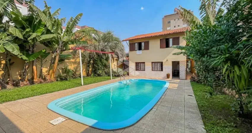 Casa com 4 quartos à venda na Rua Fernando Cortez, 476, Cristo Redentor, Porto Alegre