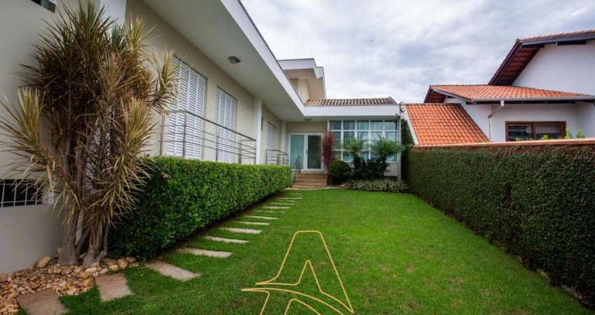 Belíssima Casa Residencial/Comercial com 03 Suítes no Bairro Itoupava Norte