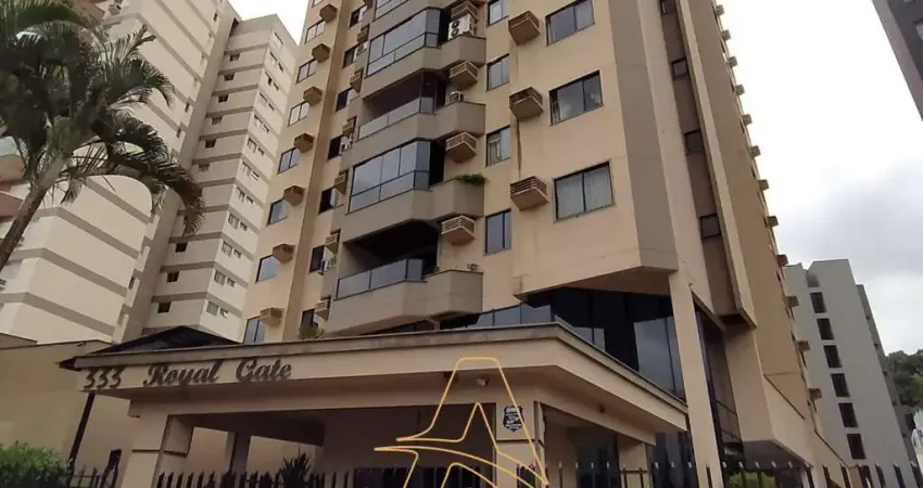 Apartamento em Andar Alto com 3 Dormitórios