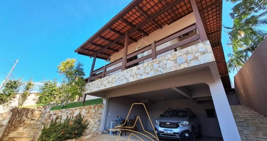 Casa à venda com vista incrível, área de lazer completa e localização segura!