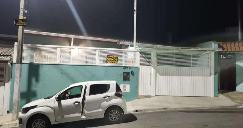Casa Térrea para Venda em Bragança Paulista, Jardins, 2 dormitórios, 1 suíte, 1 banheiro, 1 vaga